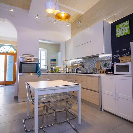 28 Peter Apartment Слима Екстериор снимка